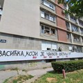Grafiti protiv profesorke Marije Vasić na Limanu 1