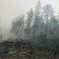 Požar u Novom Goraždu se ponovo širi: Vatrogasci branili kuće i štalu u Ustiprači