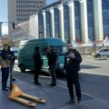 U pojedinim školama u Novom Sadu u centru i okolini skraćeni časovi ili nema nastave zbog mitinga SNS-a