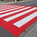 Nove crveno-bele zebre i zaštitne ograde u zonama škola i vrtića: Obnovljeno 20 pešačkih prelaza, radovi se nastavljaju…