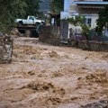 Teška situacija u Volosu i na Eviji zbog poplava, putevi blokirani, nema struje