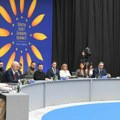 Vučić u Tirani: Samo dijalog i diplomatska rešenja mogu dovesti do mira
