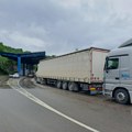 Kamioni na Batrovcima čekaju 10 sati: Na ostalim graničnim prelazima nema zadržavanja