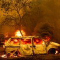 Desetine hiljada evakuisano zbog požara koji se i dalje širi u severnoj Kaliforniji