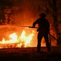 Udari groma izazvali 15 požara: Naređena evakuacija