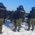 VIDEO: Poljoprivrednici protestovali u Badinovcima i Loznici, a tu je bio i kordon policije