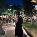 Petak uveče u Leskovcu: Jedni na ulice, drugi na kafice – VIDEO
