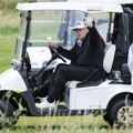 Tramp dobio specijalno pancir vozilo za golf: Dizajniran da obezbedi brzo reagovanje i zaštitu! Staklo otporno na snajperski…