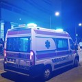 Policajac povređen u napadu na prostorije SNS u Novom Sadu