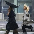 U snažnoj oluji u Irskoj poginula najmanje jedna osoba, 200.000 objekata bez struje