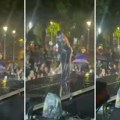Pljusak nije mogao da je zaustavi: Tanja Savić pevala na kiši, nije htela da prekine koncert (foto)