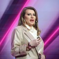 Evo kako Viki snima prvi spot posle 17 godina! U šortsu i dubokom dekolteu, a na filmskom setu 50 ljudi!
