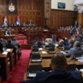 Bura u Skupštini Srbije: Pred poslanicima 60 tačaka dnevnog reda, vlast i opozicija nastavljaju sa međusobnim optužbama