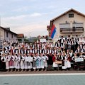 Festival folklora na dev obale drine: Pesmom i igrom premostili reku