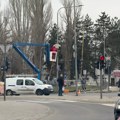 Postavljanje video-nadzora na Lepeničkom bulevaru uoči velikog protesta u Kragujevcu