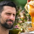 Novak Đoković jede "tečno zlato": 50 puta moćnije od običnog meda, ali morate da znate kako se konzumira