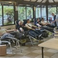 U AKCIJI “KAFANA U SLUŽBI HUMANOSTI” U RESTORANU “KOD LAZE – PLATANI” PRIKUPLJENE 54 JEDINICE KRVI, A DATA I JUBILARNA 2500…