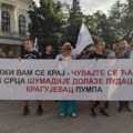 Неће вам проћи, Стеван није сам: Крагујевачки зборови позвали на протест због разбијања аутомобила активисти Михајловићу