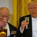 Ogledalo kralja Čarlsa III: Kako je britanski monarh održao bukvicu Trampu