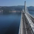 Kineska kompanija koja gradi dva milionski vredna mosta u Novom Sadu, izgradila i Pelješki u Hrvatskoj, kojem već posle četiri…