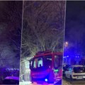 Izbio požar na Vračaru: Pikavci zapalili kontejner, intervenisali vatrogasci (foto)