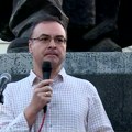 „Dok nas ima, dok dišemo, borićemo se za naše vode, vazduh, zemlju“: Jovo Bakić sa protesta u Novom Sadu poručio da je…