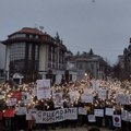 Ćutimo da bi se čuli, Kragujevac pamti bol Novog Sada: Odavanje počasti nastradima večeras na Đačkom trgu