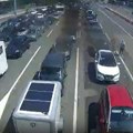 Oglasio se MUP! Vozači, ovo je žarište: Oslobodili 5 traka, a gužva ne jenjava
