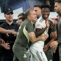 Haos na kraju EL klasika! Asovi Reala i Barselone hteli da se biju, intervenisala i policija (video)