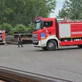 Gorelo rastinje u blizini pumpe na Pančevačkom putu, devet vatrogasaca lokalizovalo požar
