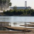 Дунав све плићи, Мађарска искључује нуклеарну електрану, у Србији најнижи водостај у пола века