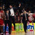 Kalinić u neverici skakao i mlatio rukama zbog greške sudija! Nebojša Ilić ga gurao, ove lude scene niste mogli da vidite na…