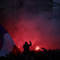 Pariz: Sukobi tokom demonstracija, više od 500 osoba napalo policiju
