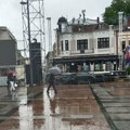 U Nišu počinje Svenarodni sabor SNS-a, Opština Medijana uklanja binu jer je bespravno postavljena