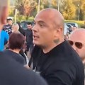 Još jedan snimak ćacija koji gađa ljude farbom u Futogu: Naneo ženi povredu oka, a malo se i skrivao (video)