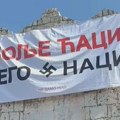 "Bolje ćaci nego naci": Transparent sa kukastim krstom okačen na Nišku tvrđavu, aktivisti ga skinuli