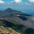 Eruptirao vulkan u Japanu: To se sve češće dešava na planini Šinmoe, proslavljenoj po filmu o Džejmsu Bondu