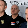"Gađani su flašama sa zaleđenom vodom": Dačić: Sinoć je povređeno 75 policijskih službenika, privedeno 114 osoba (video)…