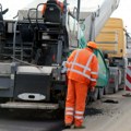 Predivan prizor iz Pančeva: Radnici asfaltiraju, a onda im prilazi ova grupa! Kažu da tako nešto nisu doživeli