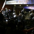Neredi ispred Filozofskog fakulteta nakon protesta "Srbijo, da li se čujemo?"