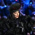 Lejdi Gaga proglašena umetnicom godine na dodeli MTV VMA nagrada