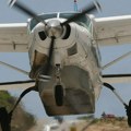 Bizarno: Avion greškom sleteo na školsko igralište, a potom i poleteo sa njega – pilot suspendovan