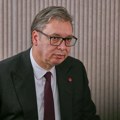 Vučić iz Davosa: Moramo da se malo sakrijemo ispod kamena, da sačekamo da kiša prođe