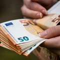 Stabilan kurs evra, dolar oslabio za 0,4 odsto