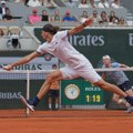 Zverev se "prošetao" do četvrtfinala