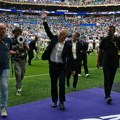 Selektor Francuske nakon šokantnog poraza otišao iz reprezentacije! Izgrlio fudbalere i mahnuo navijačima! Ovo je njegova…