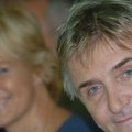 10 godina bio na klinikama za odvikavanje Legendarni pevač bio hapšen, o borbi sa porocima javno govorio, pa završio tragično…