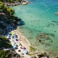 Kristalno more i verni gosti: Zašto omiljeno letovalište Srba i dalje privlači rekordan broj turista