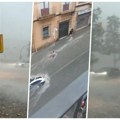 Ptice masakrirane, turisti u strahu bežali Nestvarni prizori nakon nevremena kakvo se ne pamti: Mini-cunamiji potopili plaže u…
