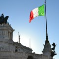 Meloni najavila nove mere u italijanskim školama: Ograničenje broja stranih učenika i zabrana burke